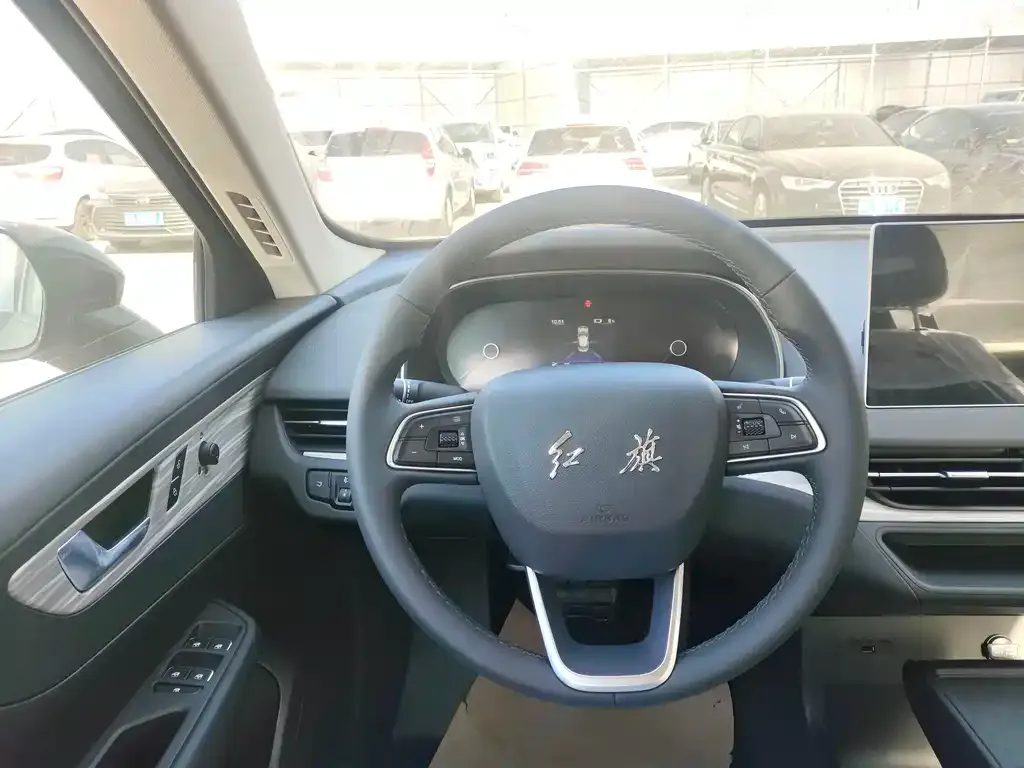 Hongqi E-QM5 — фото 2