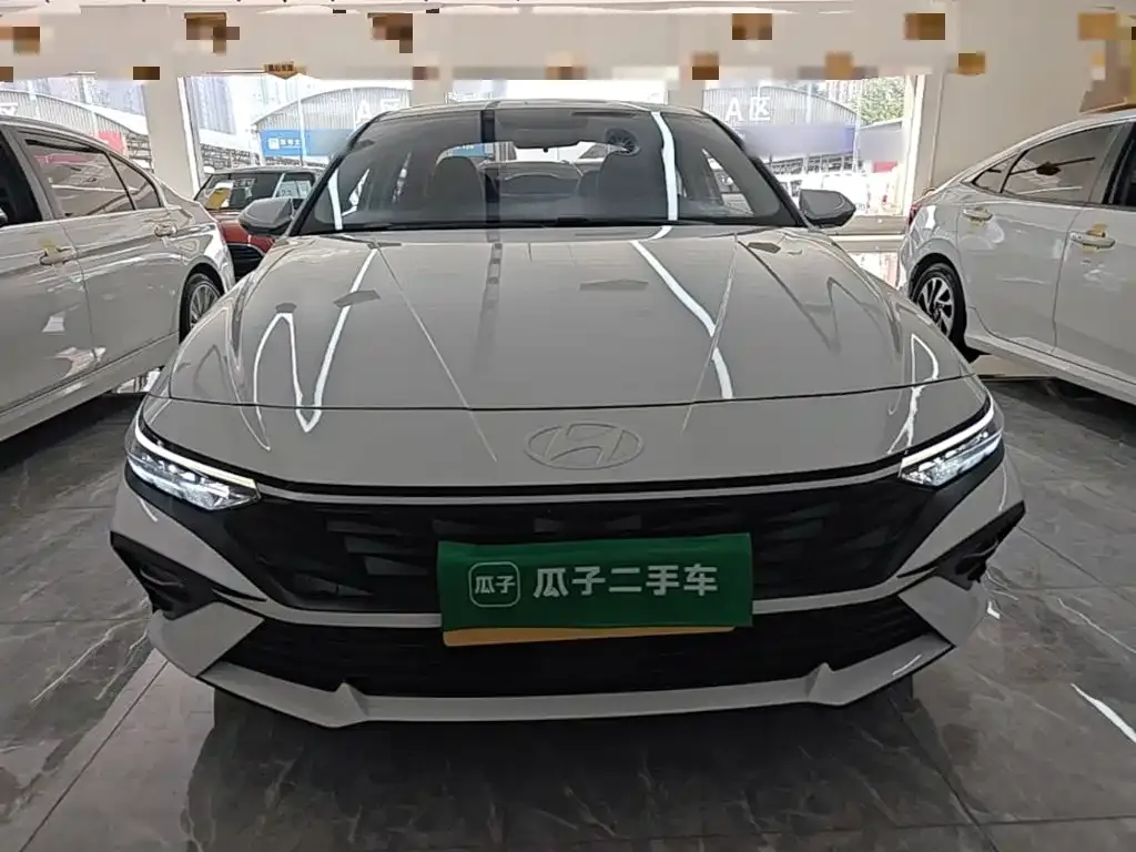 Hyundai Elantra — фото 2