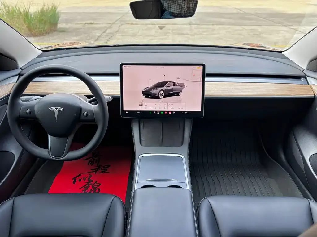 Tesla Model 3 — фото 7