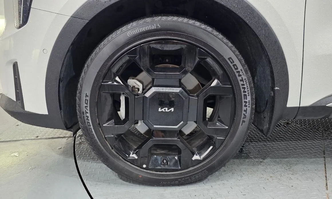 Kia Sorento — фото 5