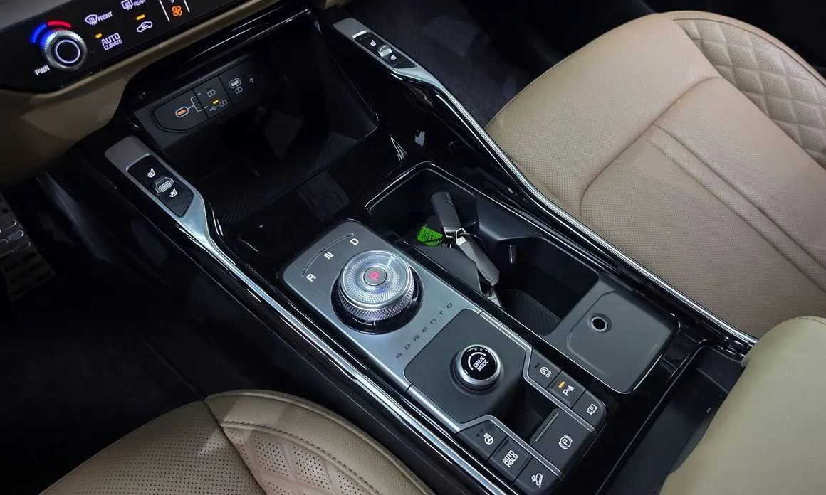 Kia Sorento — фото 9