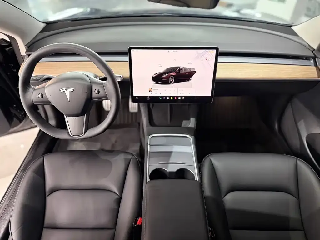 Tesla Model 3 — фото 3