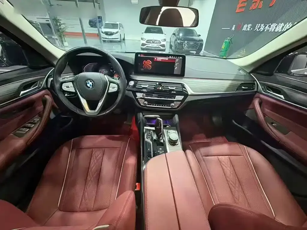 BMW 5 Series — фото 10
