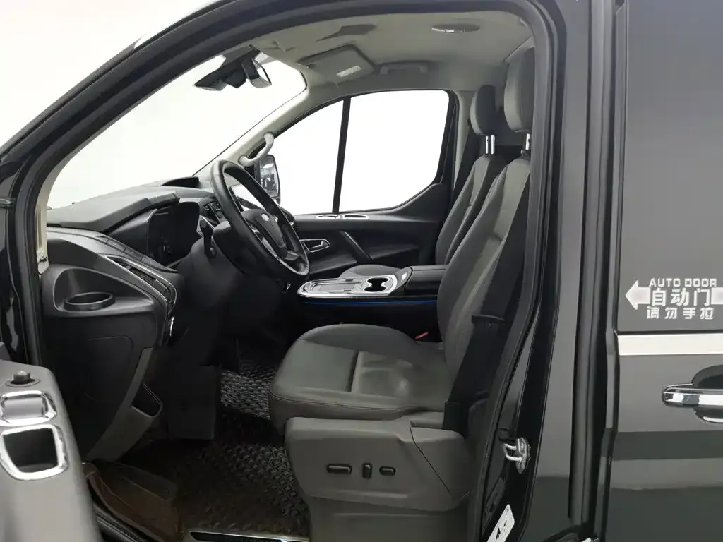 Ford Tourneo — фото 5