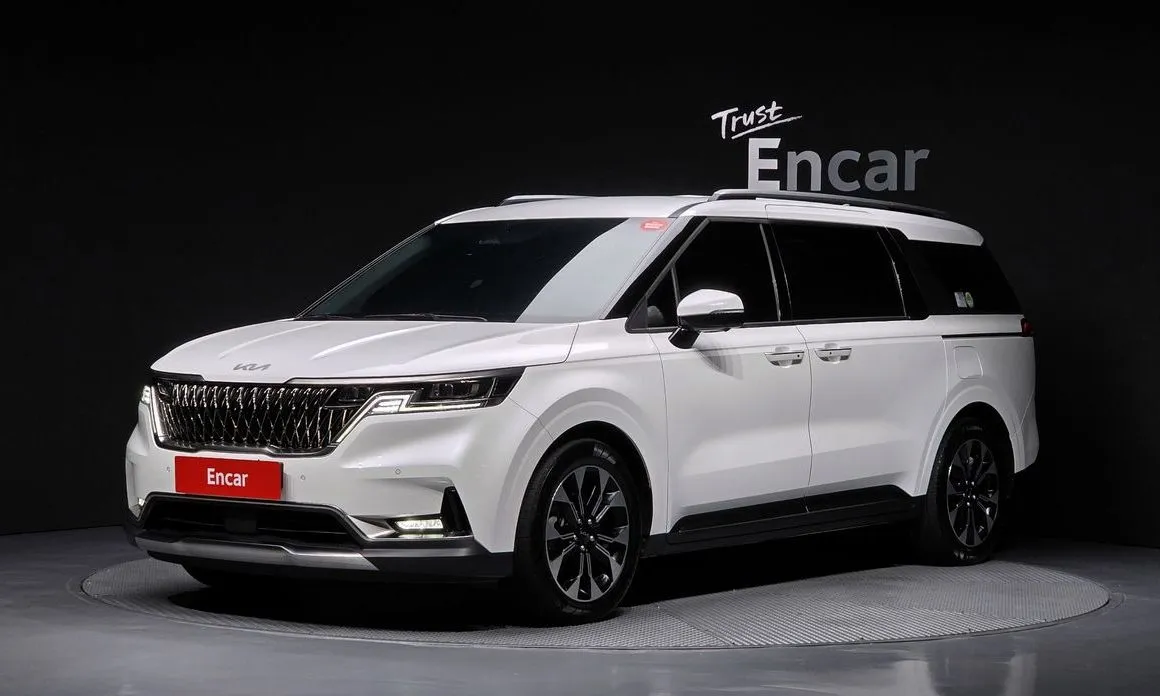 Kia Carnival — фото 1