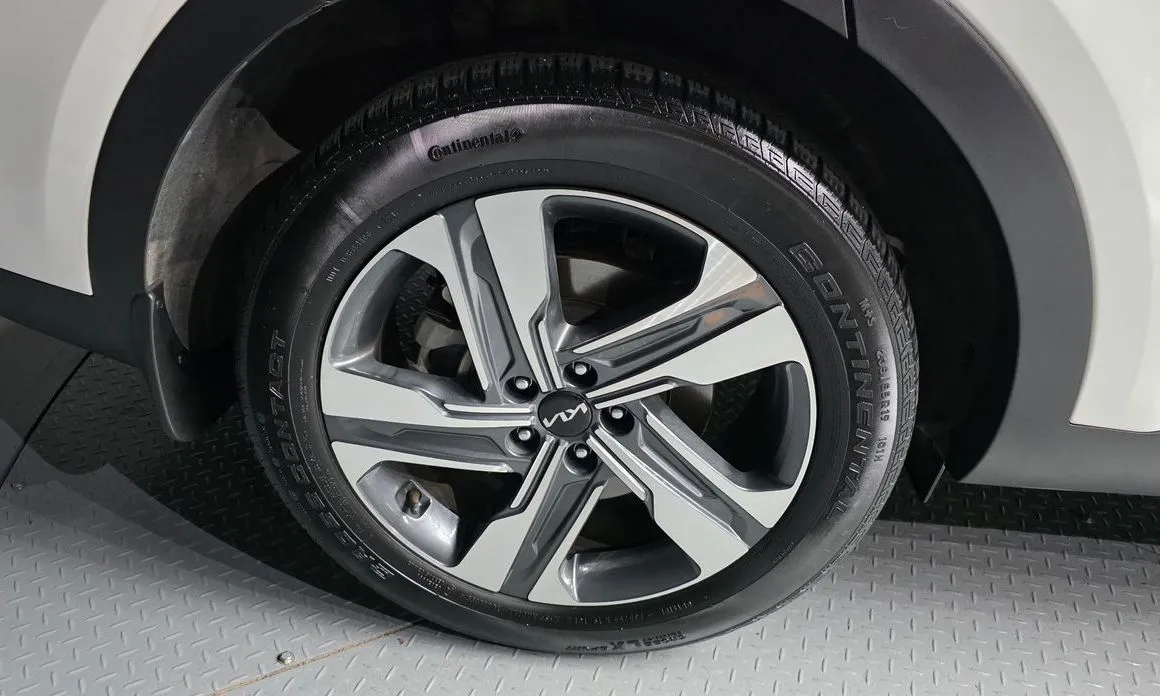 Kia Sorento — фото 9