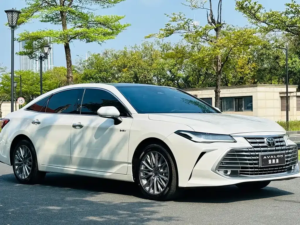 Toyota Avalon — фото 10