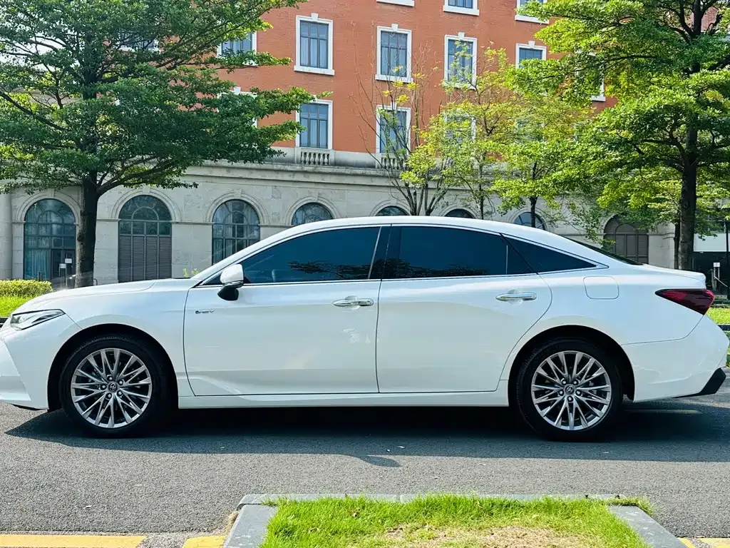 Toyota Avalon — фото 3
