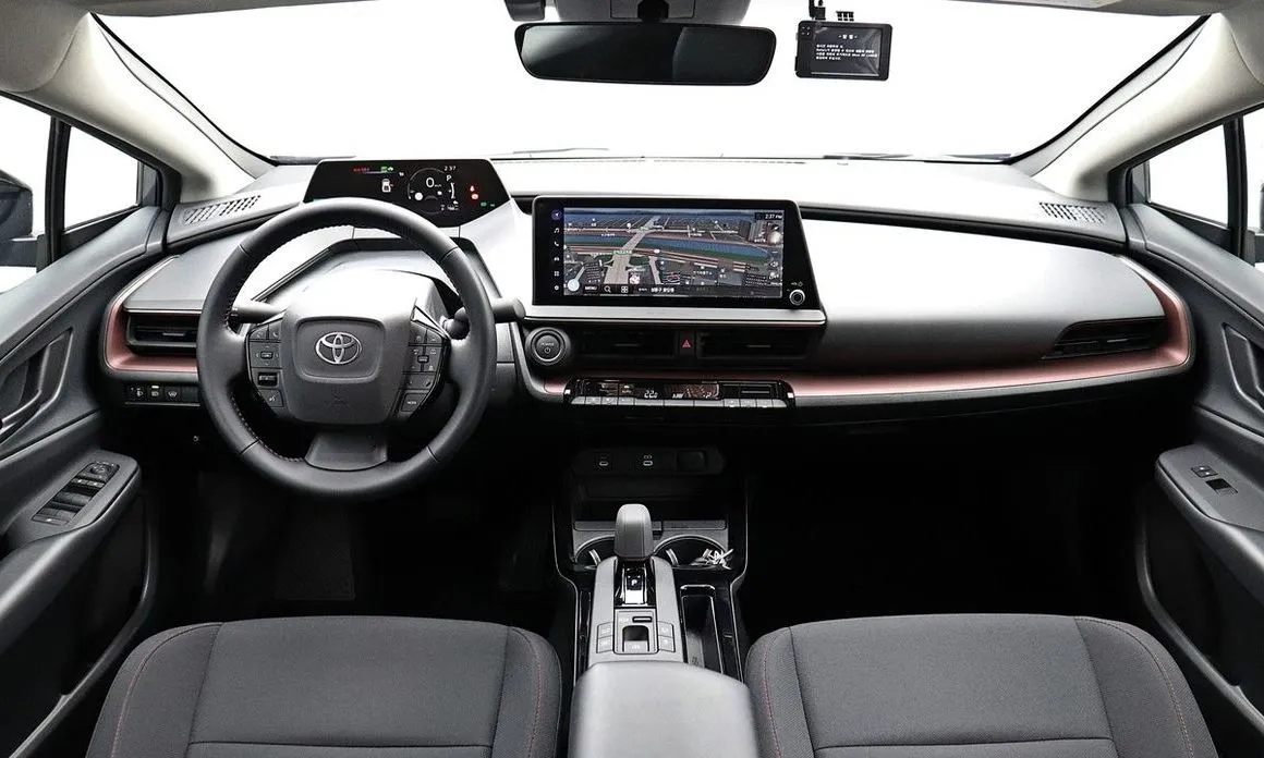 Toyota Prius — фото 8