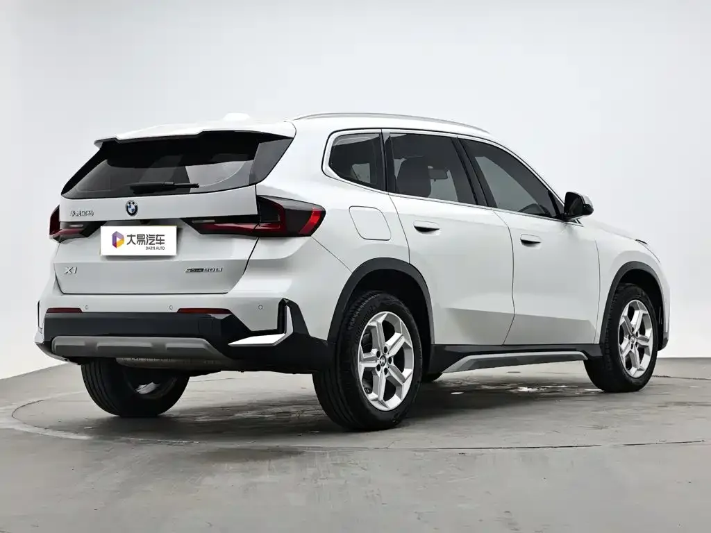 BMW X1 — фото 5