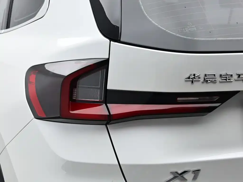 BMW X1 — фото 4