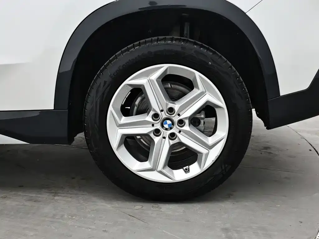 BMW X1 — фото 9