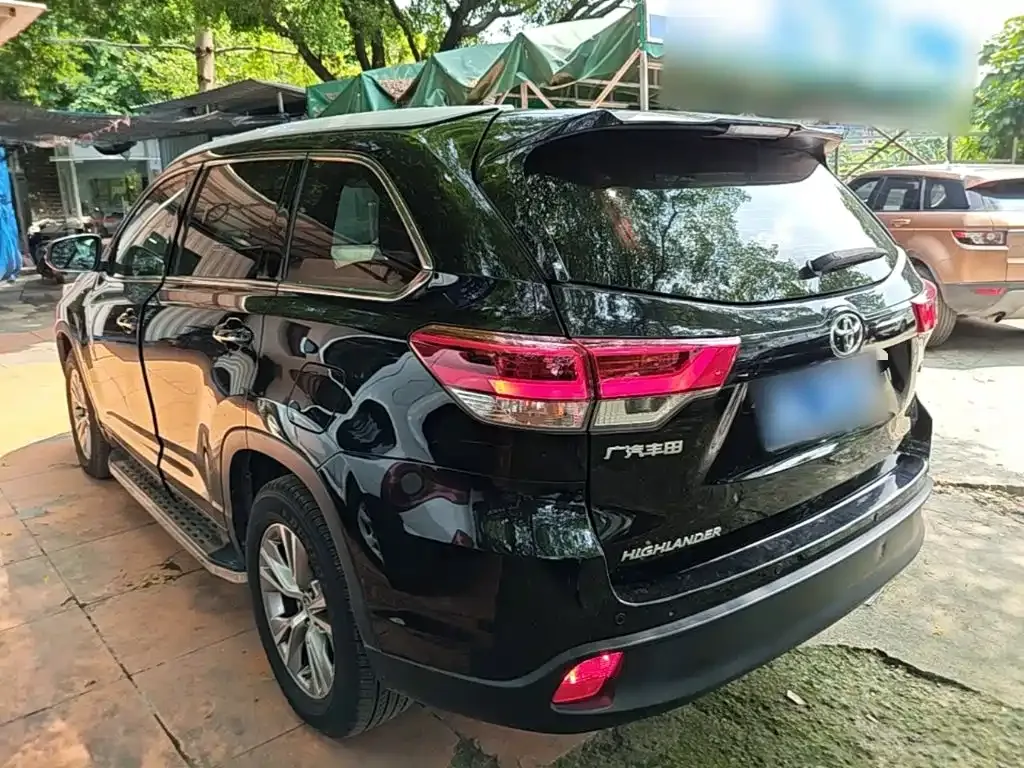 Toyota Highlander — фото 5