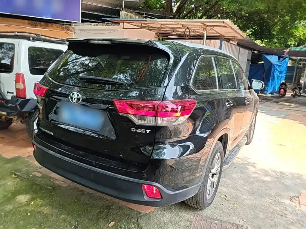 Toyota Highlander — фото 7