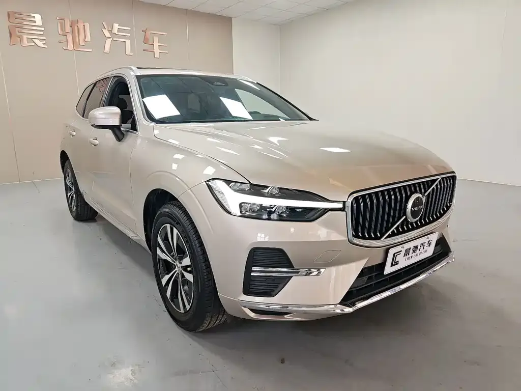 Volvo XC60 — фото 10