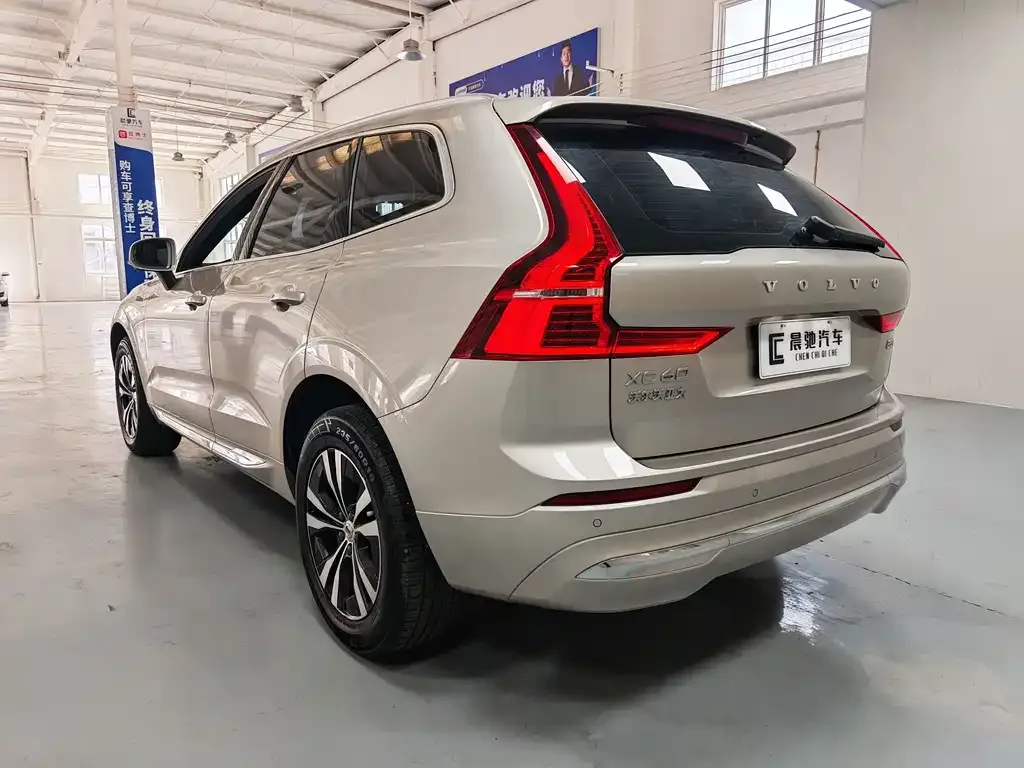 Volvo XC60 — фото 3