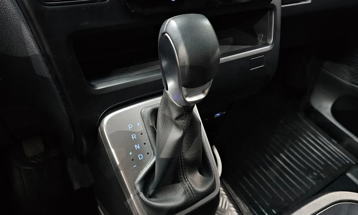 Hyundai Staria — фото 2
