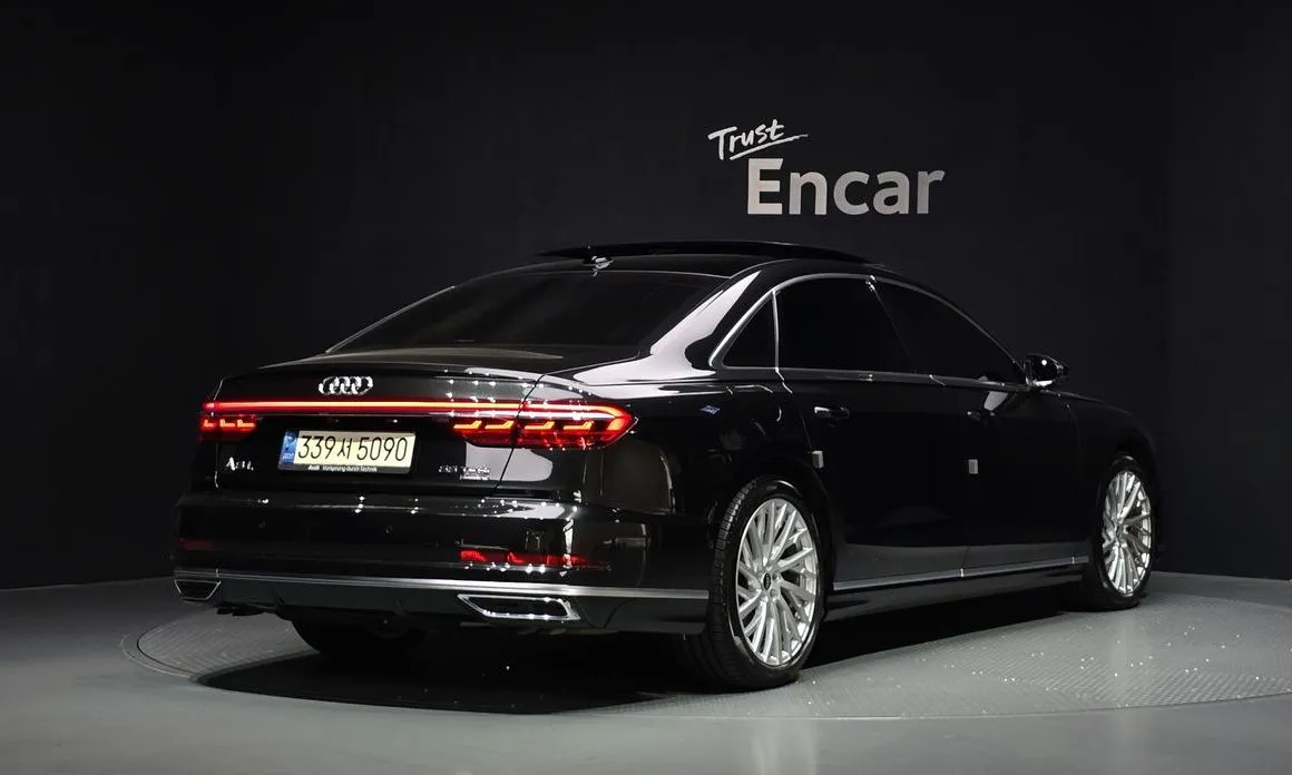 Audi A8 — фото 4