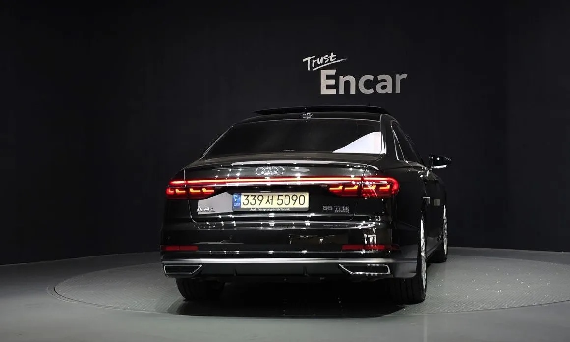 Audi A8 — фото 3
