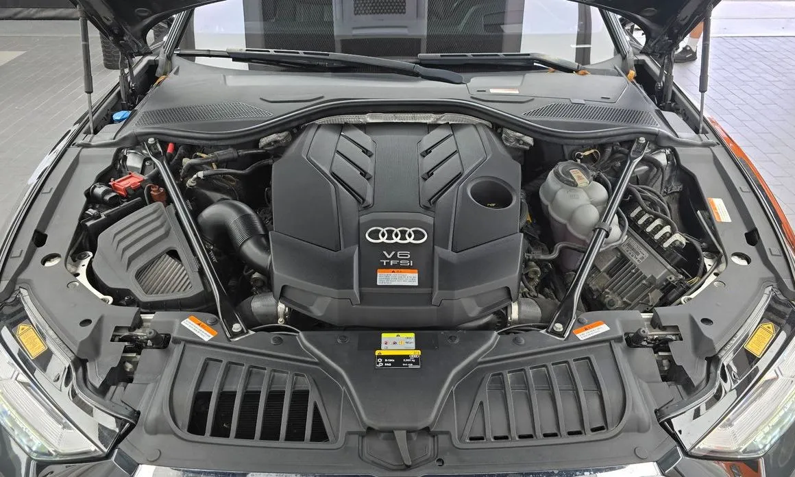 Audi A8 — фото 6