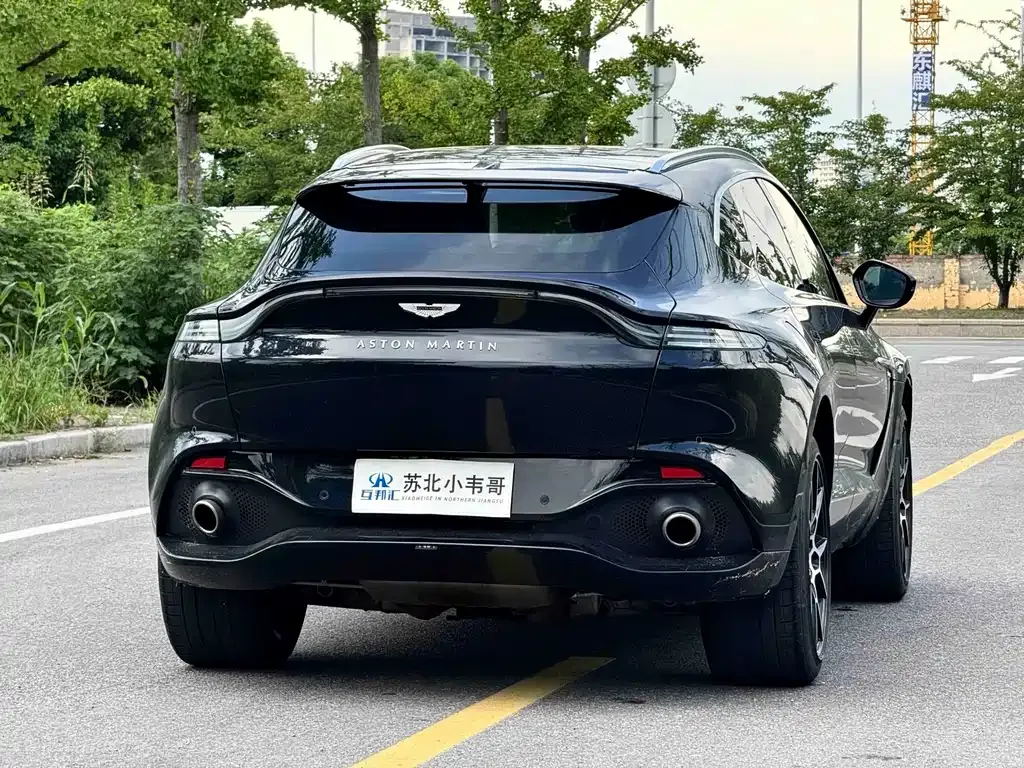 Aston Martin DBX — фото 5