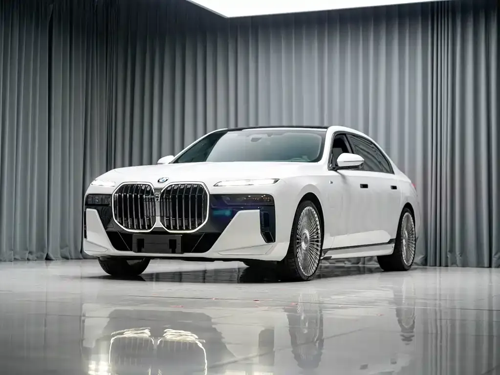 BMW 7 Series — фото 10