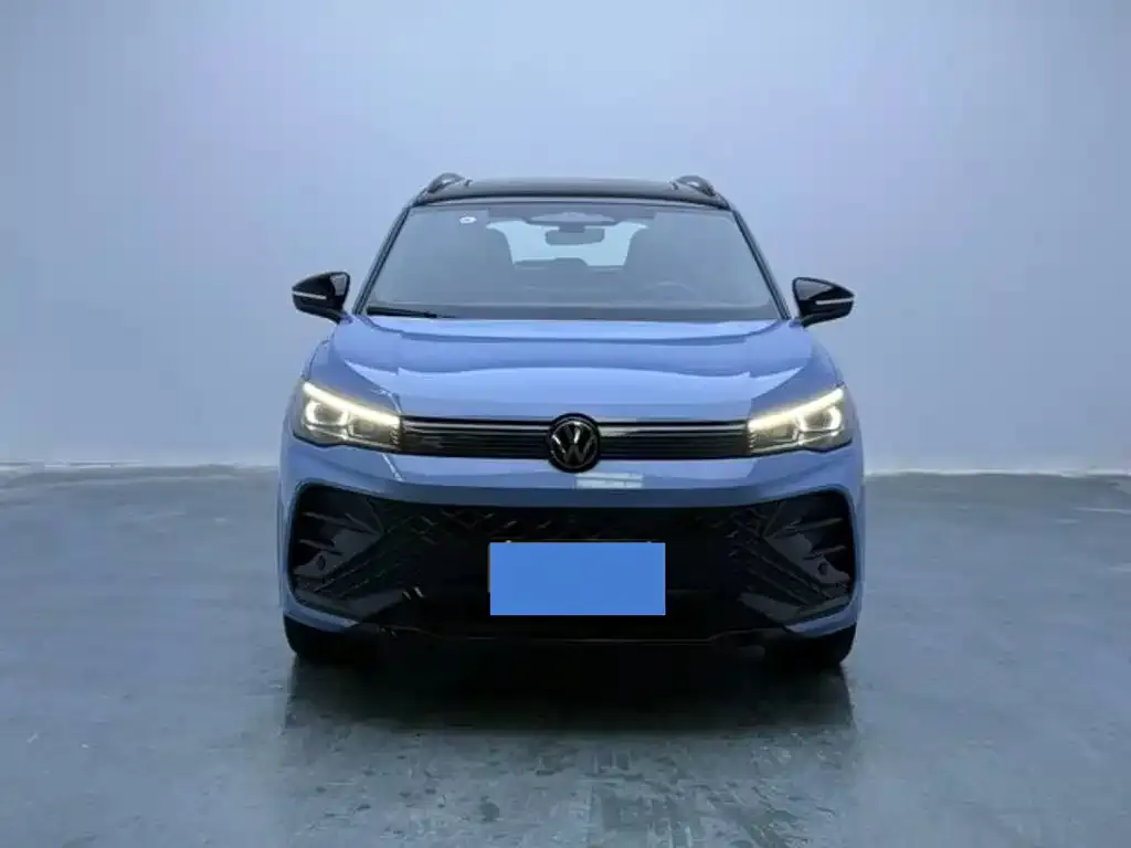 Volkswagen Tiguan L — фото 7