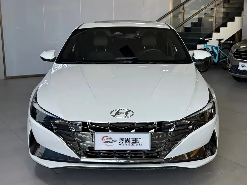 Hyundai Elantra — фото 5
