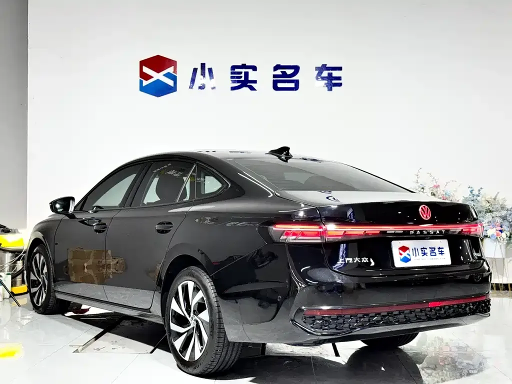 Volkswagen Passat — фото 6