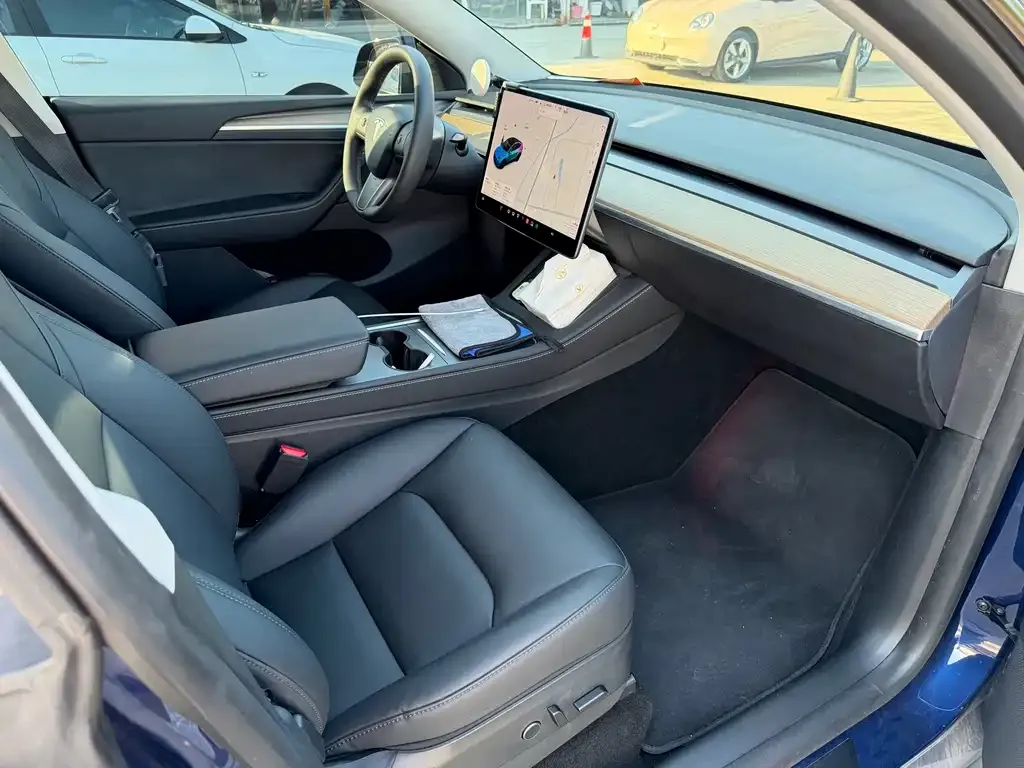Tesla Model Y — фото 3