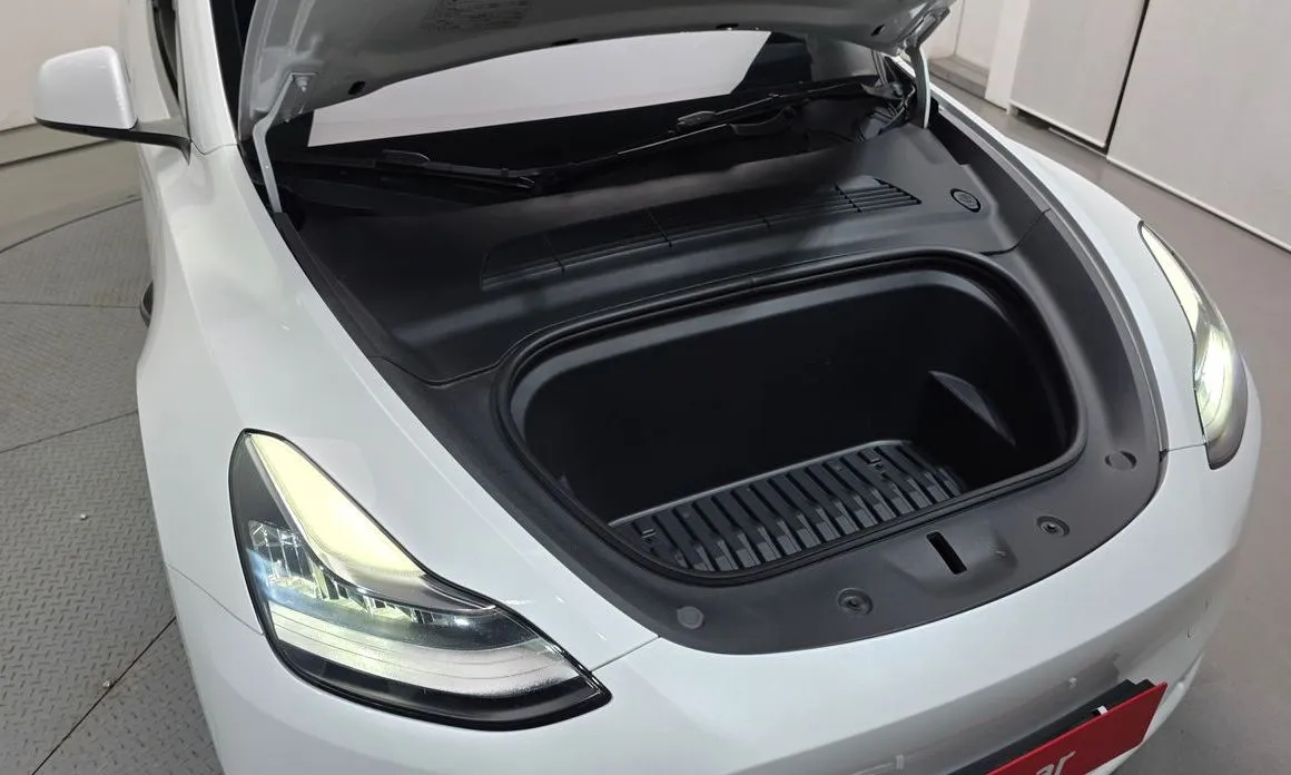 Tesla Model Y — фото 5