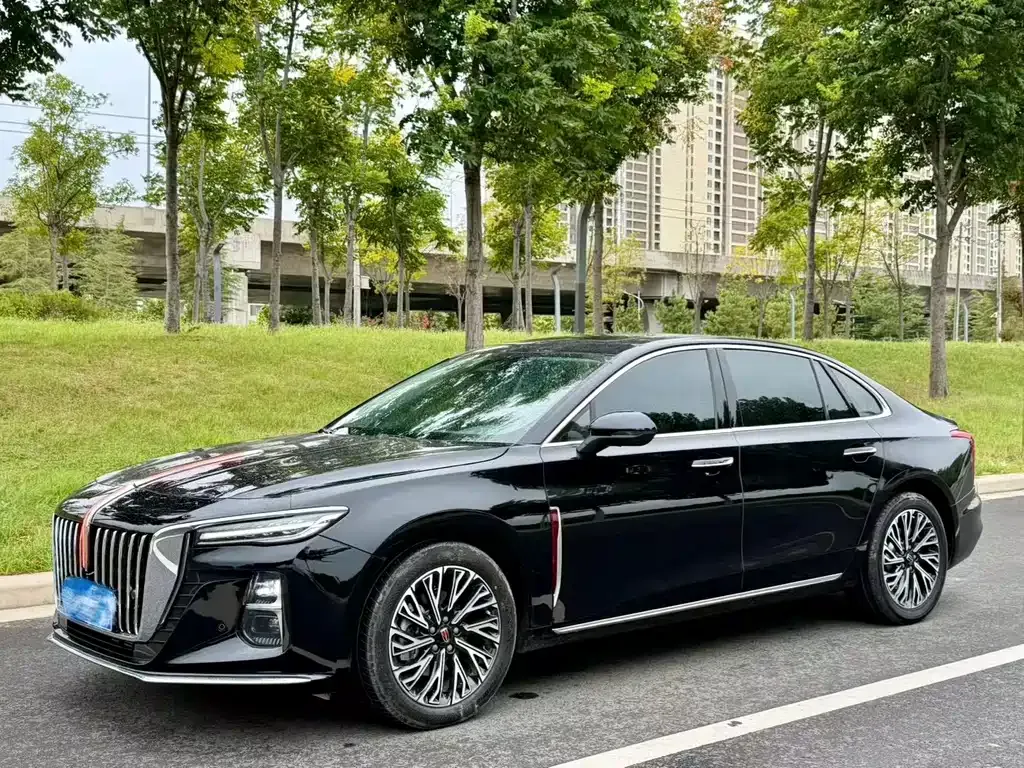 Hongqi H5 — фото 1
