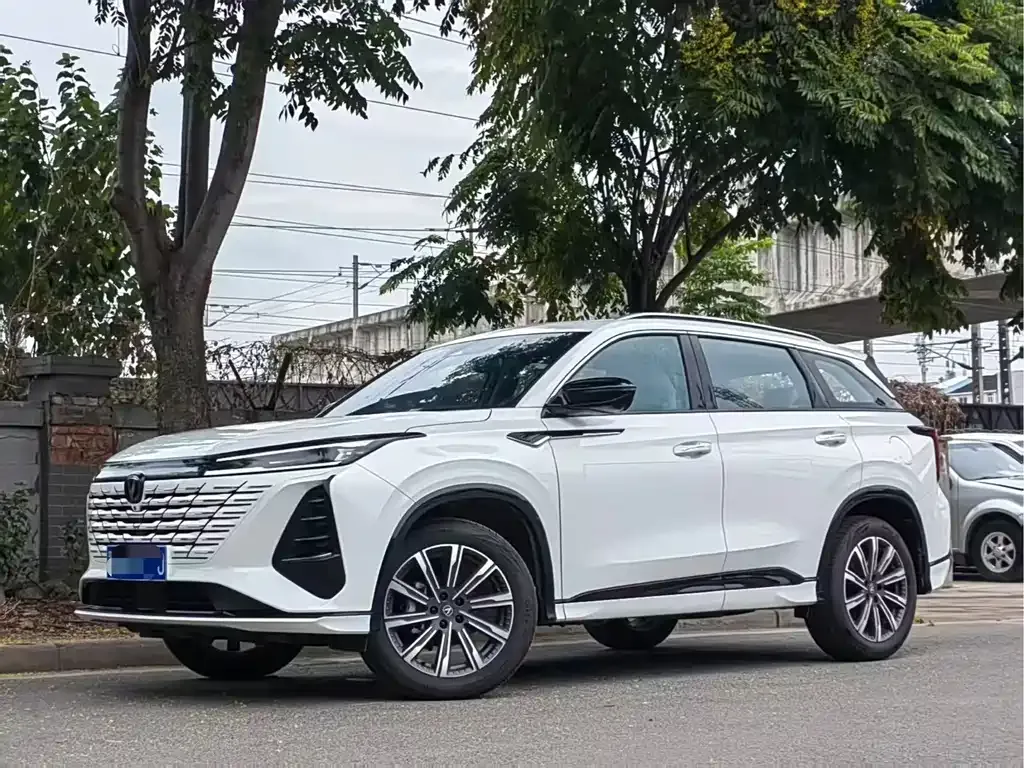 Changan CS75 PLUS — фото 4