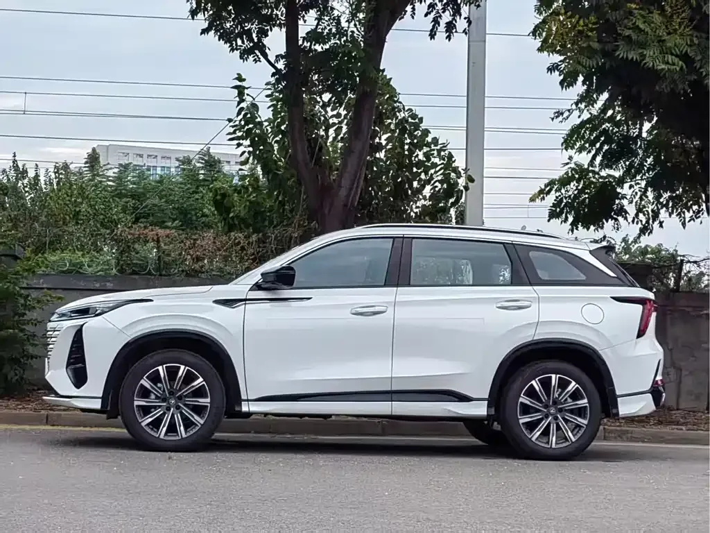Changan CS75 PLUS — фото 3