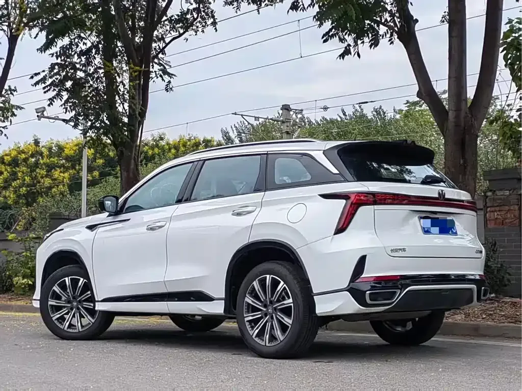 Changan CS75 PLUS — фото 2