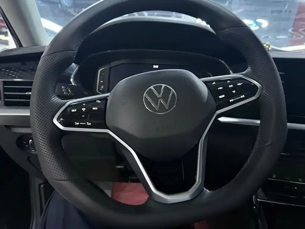Volkswagen Passat — фото 9