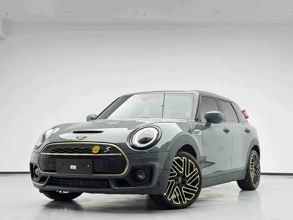 MINI Clubman — фото 1