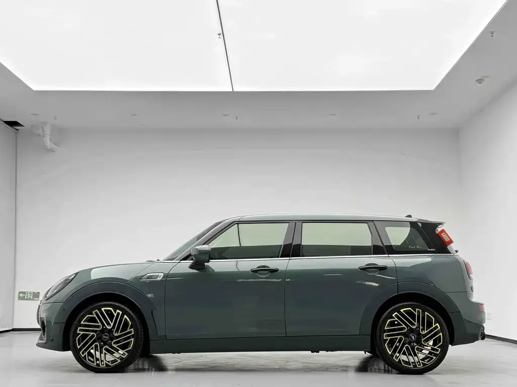 MINI Clubman — фото 2