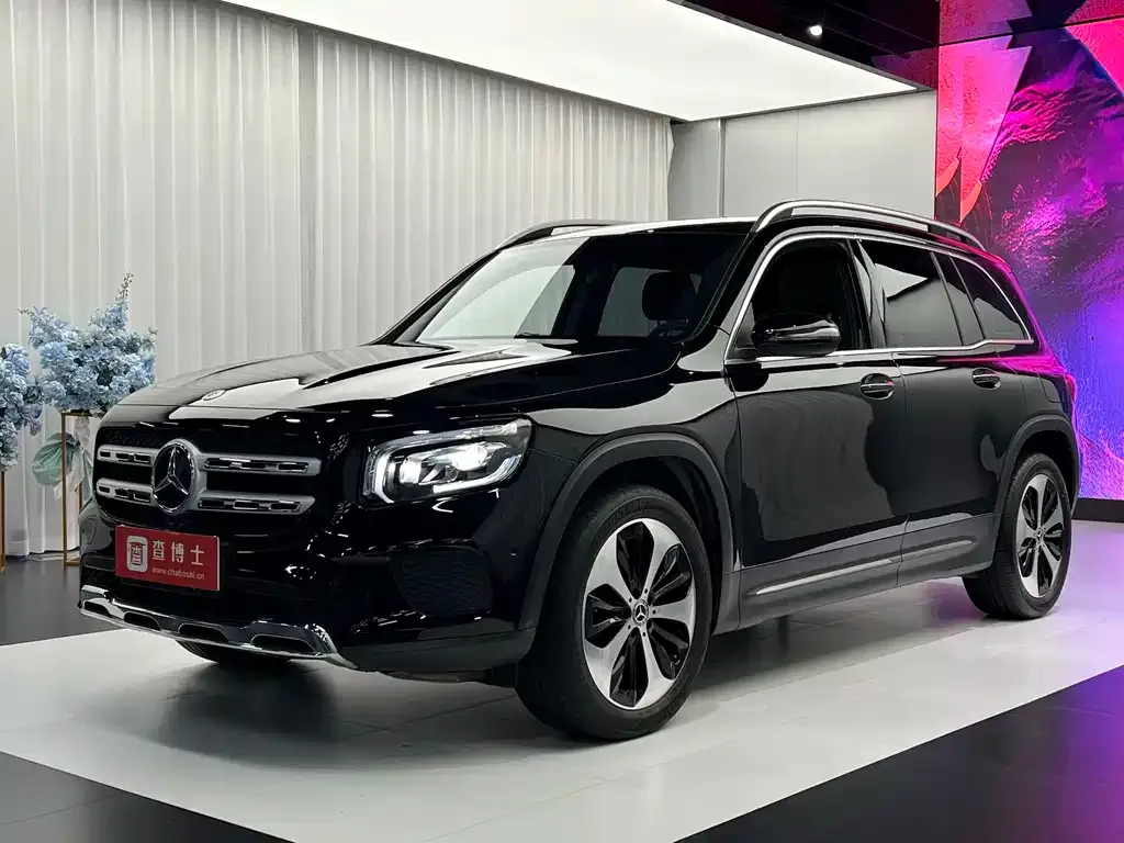 Mercedes-Benz GLB — фото 1