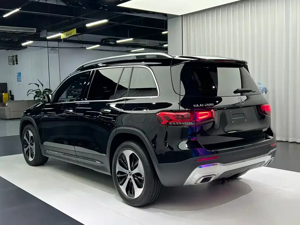 Mercedes-Benz GLB — фото 8