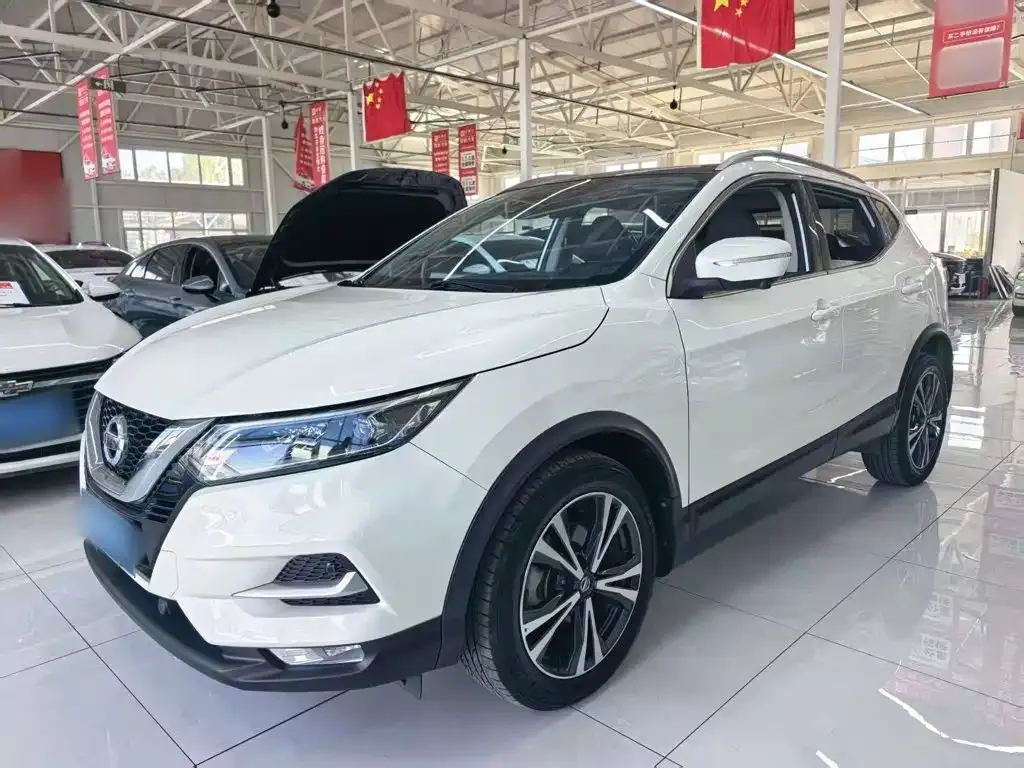 Nissan Qashqai — фото 1