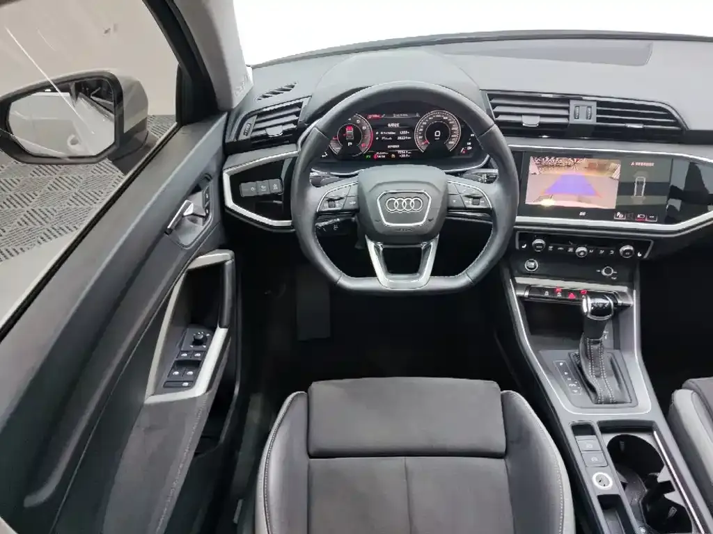 Audi Q3 — фото 10