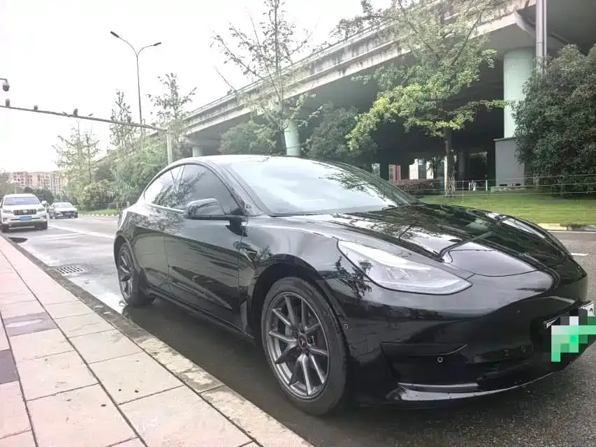 Tesla Model 3 — фото 8