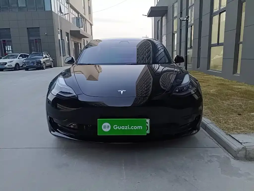 Tesla Model 3 — фото 10