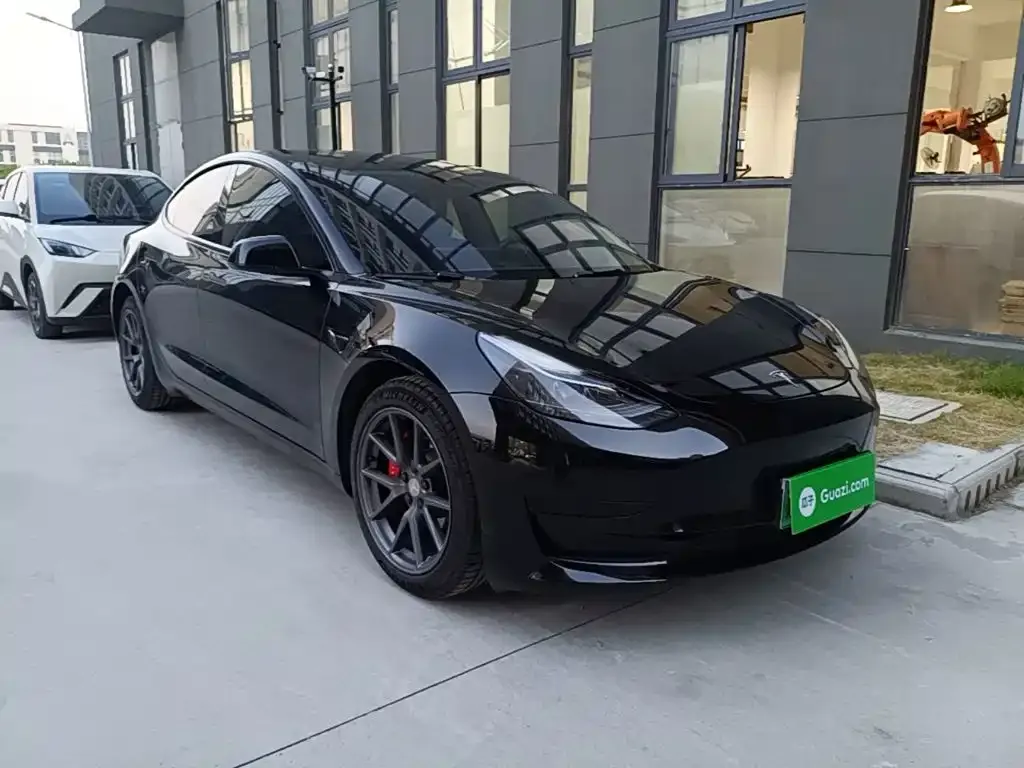 Tesla Model 3 — фото 4