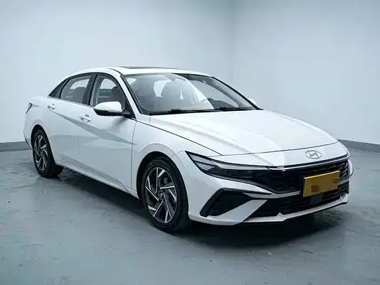 Hyundai Elantra — фото 6