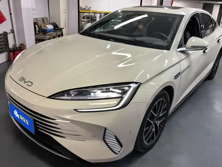 BYD Seal — фото 1