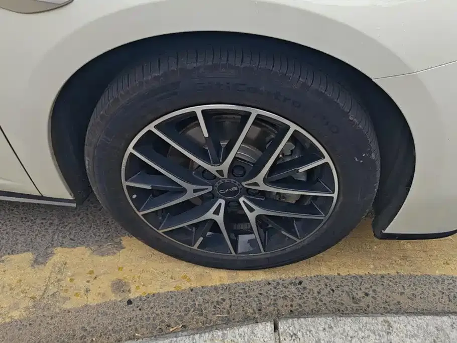 BYD Seal — фото 5
