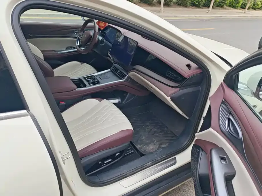 BYD Seal — фото 10