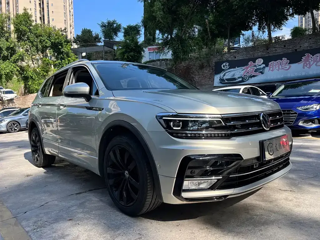 Volkswagen Tiguan L — фото 8